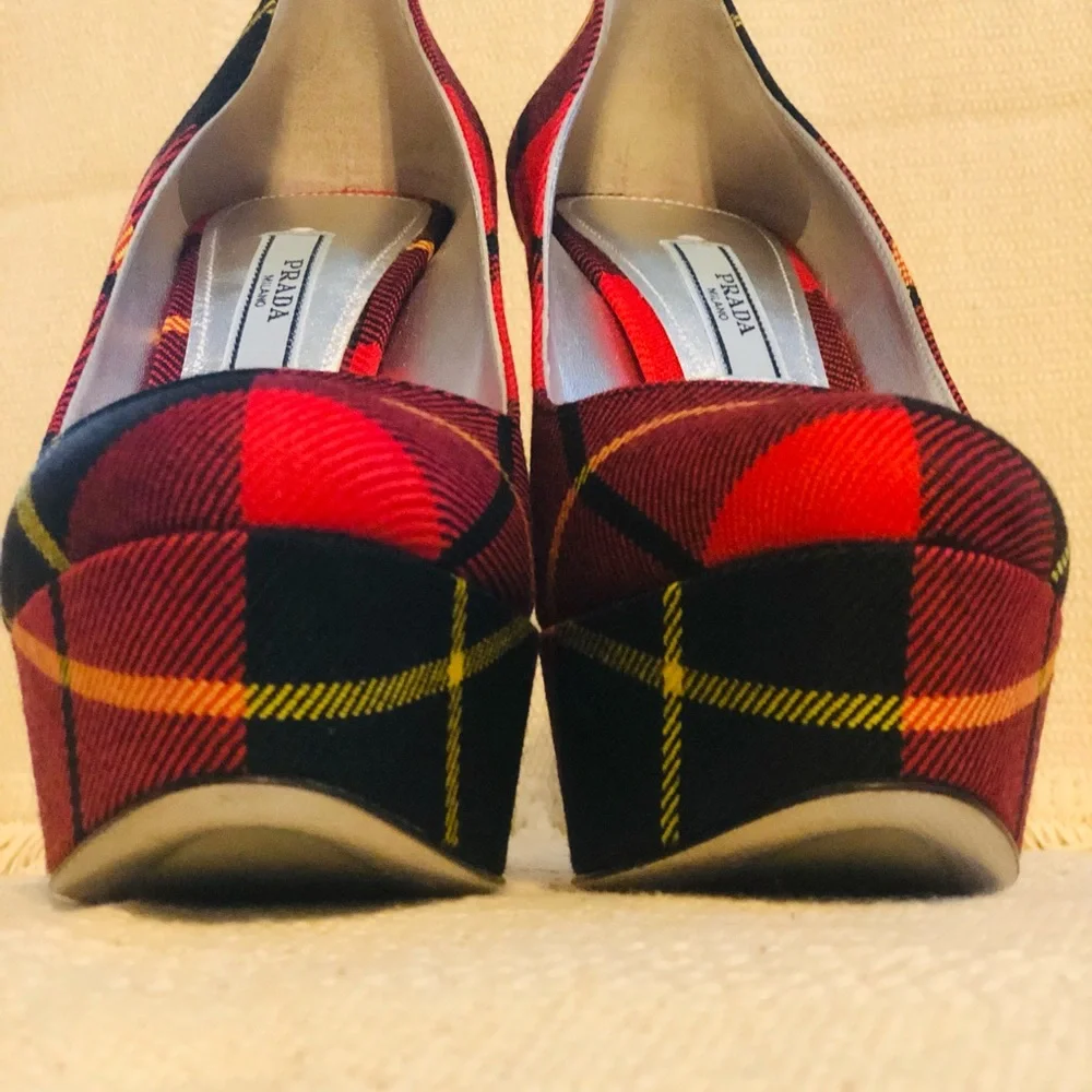 Plaid platform pumps.